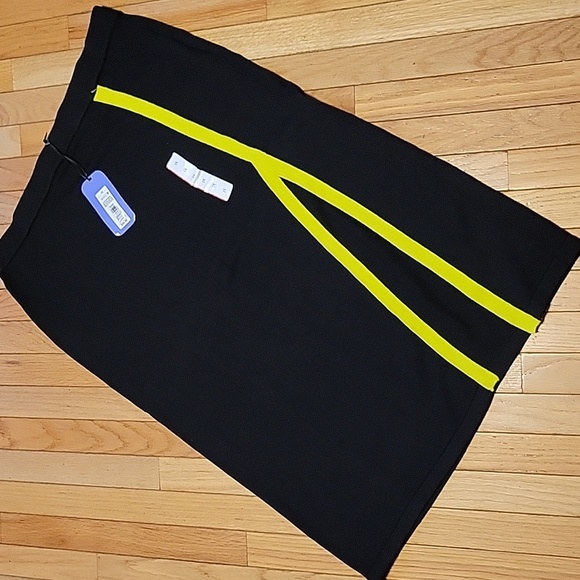 NWT black skirt - Picture 1 of 4